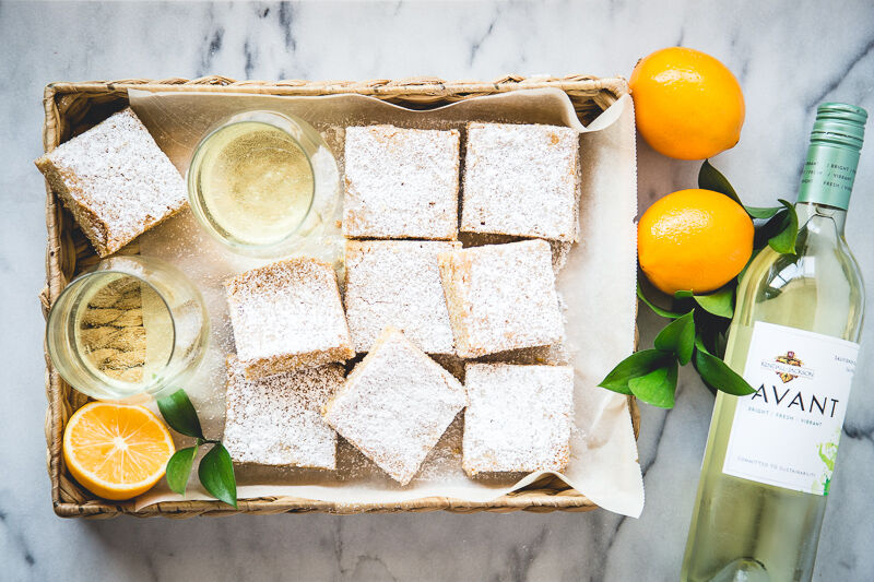Lemon blondies with Sauvignon Blanc wine